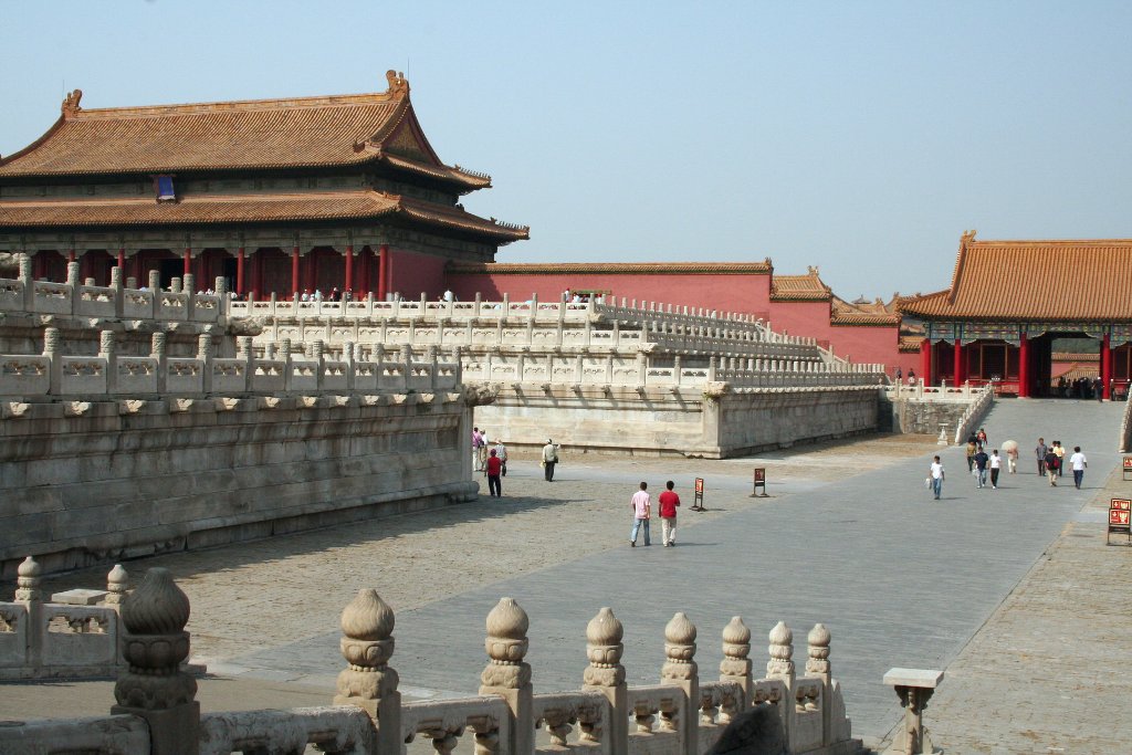 14-To the left the Hall of Supreme Harmony.jpg - To the left the Hall of Supreme Harmony